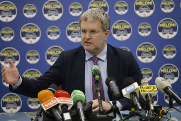 Inchiesta su Fidanza, per i Pm gli insulti nelle intercettazioni diventano indizi