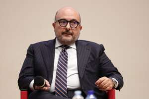 Sangiuliano prova ad arruolare Dante in Fratelli d’Italia, le follie del ministro