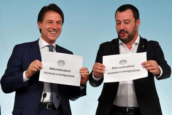 Il Conte smemorato, al processo Open Arms contro Salvini rinnega il suo governo: “Voleva farmi apparire debole sui migranti”