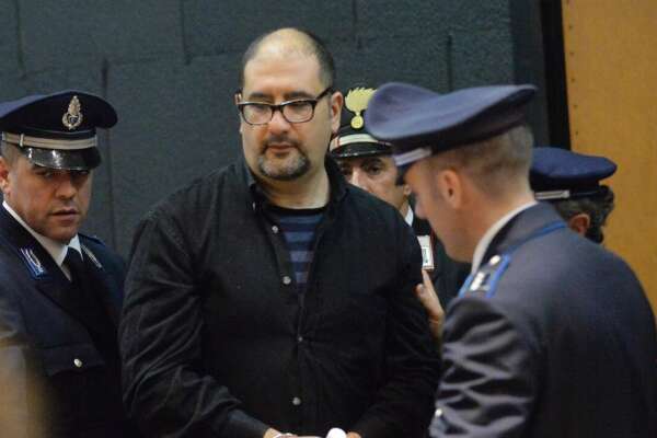 Cospito al 96esimo giorno di sciopero la fame, la difesa chiede il trasferimento: ‘bavaglio’ del Dap al suo medico