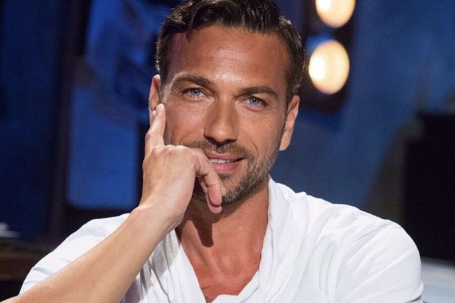 Cosa fa oggi Costantino Vitagliano, l’ex re dei tronisti: “Uscivo con Beyonce e Di Caprio, ora investo in crioterapia”