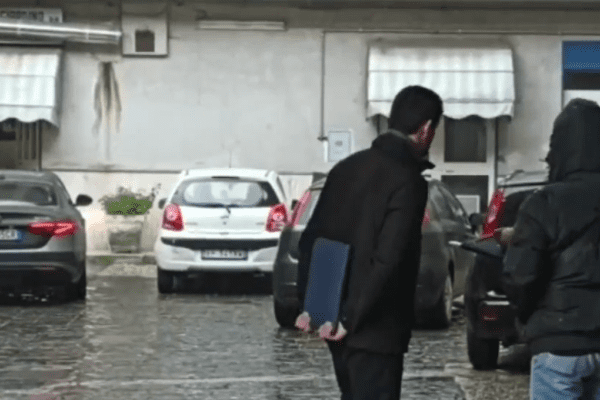 Agguato a Melito, uomo ucciso a colpi d’arma da fuoco in un ristorante