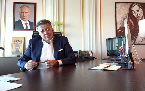 Chi è Lanfranco Cirillo, l’architetto delle ville di Putin e degli oligarchi è latitante: “Mi accusano ma nascondono le carte”