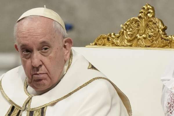 Rancori in Vaticano, Papa Francesco: “Il chiacchiericcio è arma letale, un cristiano non giudica e non divide”