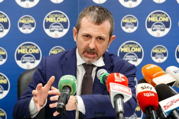 Chi è Andrea Delmastro Delle Vedove, il sottosegretario e avvocato di Meloni e il caso Cospito-Donzelli