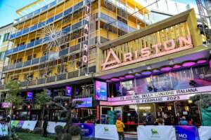 Sanremo, la scaletta della finale: l’ordine di uscita dei cantanti, ospiti e regolamento del voto della quinta serata