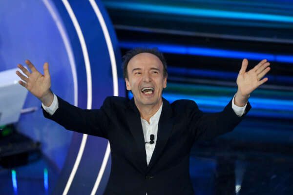 Bello il monologo di Benigni a Sanremo, ma si è perso un pezzo… Bello il monologo di Benigni a Sanremo, ma si è perso un pezzo…