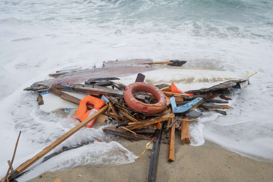 Naufragio dei migranti a Cutro è strage di Stato, Piantedosi si dimetta