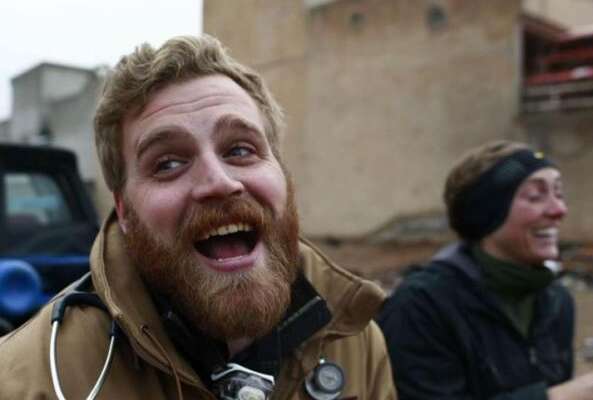 Pete Reed, il medico ucciso in ambulanza da un missile russo: “Con il suo corpo ha salvato vite”