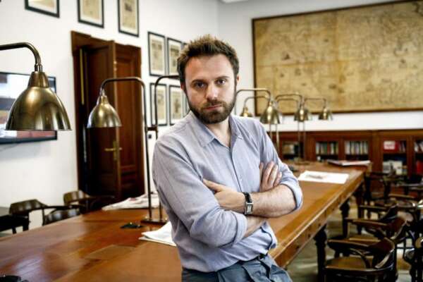 Da Salone a Saloon del Libro di Torino, Giordano rifiuta la direzione: “Pressioni da destra”