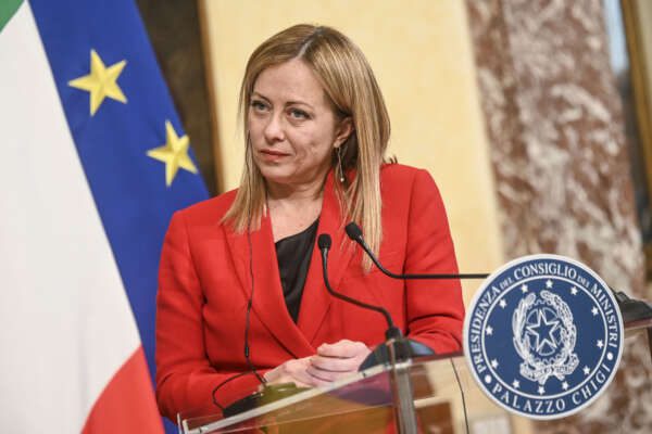 Meloni tenta il ribaltone a Bruxelles: Giorgia vuole prendersi anche l’Ue