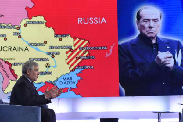 Il PPE contro Berlusconi: lo mette al bando perché è pacifista