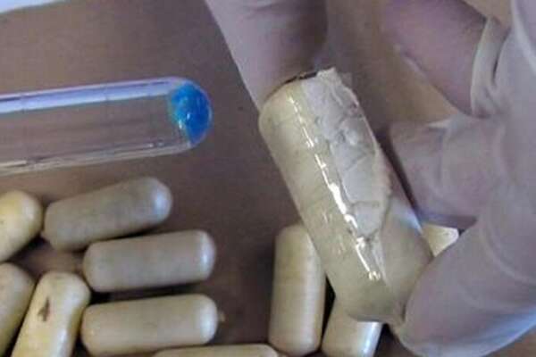 Muore per “l’esplosione” degli ovuli di cocaina, corriere fatto a pezzi per recuperare il ‘carico’: 4 arresti