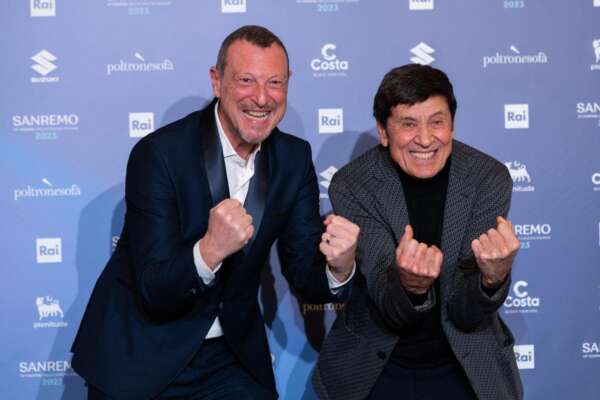 Sanremo 2023, la scaletta della seconda serata: le canzoni in ordine di uscita e gli ospiti