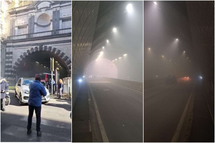 Galleria Vittoria piena di fumo, va a fuoco un motorino: traffico deviato e caos