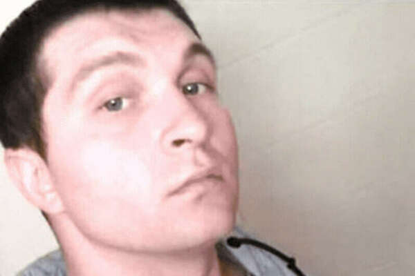 Ucciso dagli agenti a casa della nonna perché “scambiato per ladro”: polizia ancora sotto accusa negli Stati Uniti