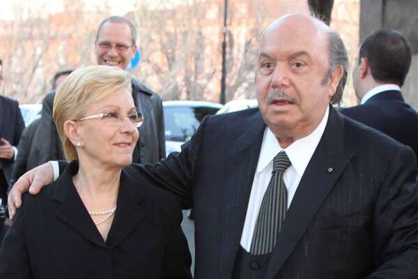 È morta Lucia Zagaria, la moglie di Lino Banfi: “Sessanta anni insieme, tutta la vita”