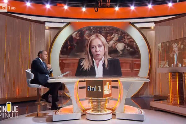 Meloni chiama Schlein, via al duello tra le due leader underdog: “Mi aspetto un’opposizione durissima”