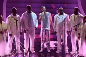 Sanremo 2023, la classifica della quarta serata: Mengoni vince la sfida delle cover e rimane in testa