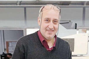 Muore sul lavoro il giorno prima di andare in pensione, aveva portato i pasticcini per festeggiare