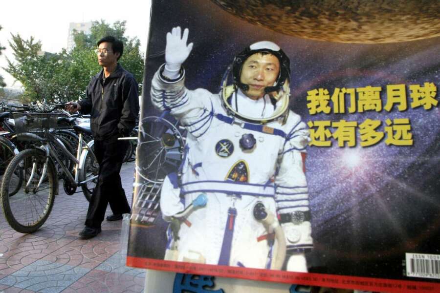 “C’è acqua sulla Luna, miliardi di tonnellate”: la conferma dalla sonda cinese