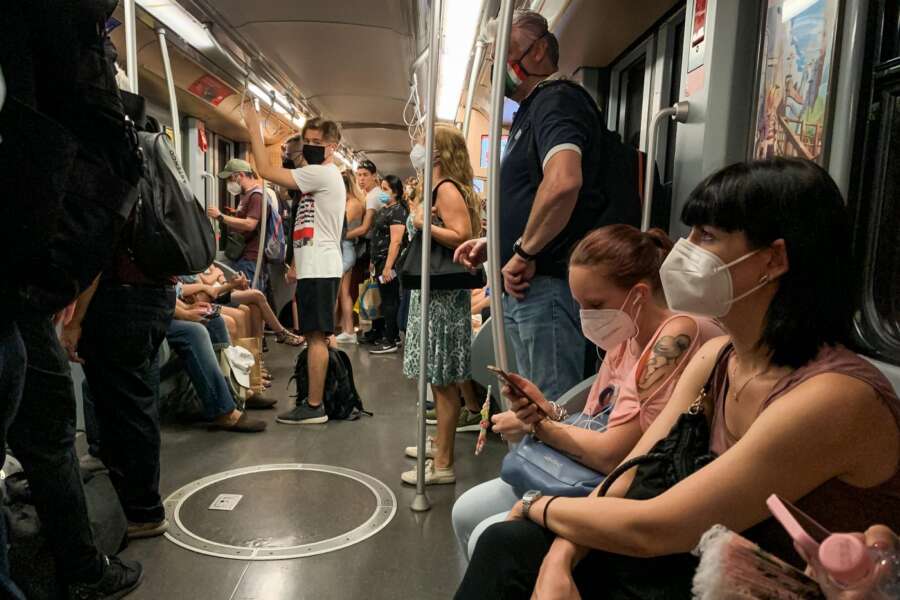 Borseggiatrici di Milano e i video linciaggi: fermare la caccia al rom