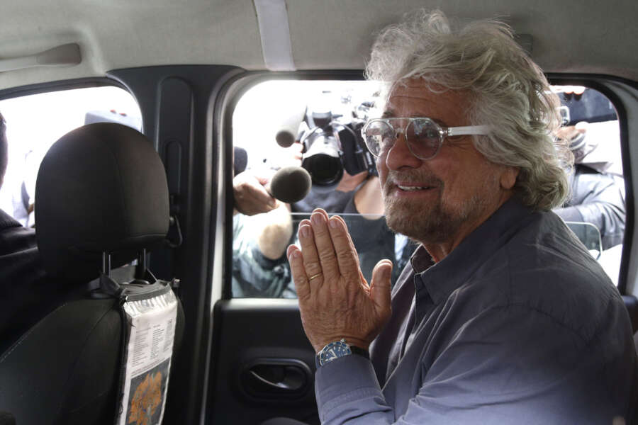 Beppe Grillo, chiuse le indagini per traffico di influenze per i “rapporti” con la Moby di Onorato