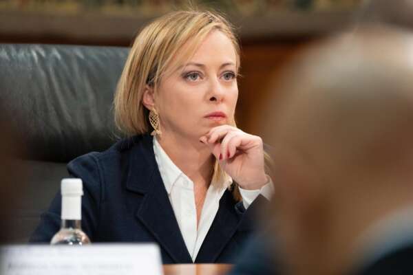 La riforma fiscale by Meloni: tre scaglioni Irpef e flat tax per tutti (in 5 anni)