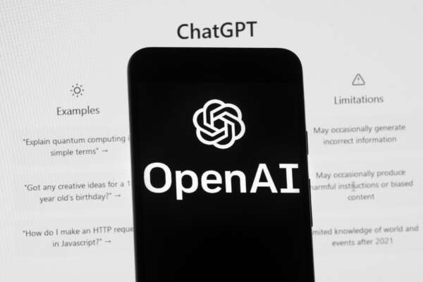 ChatGpt bloccata in Italia dal Garante per la privacy: “Dati personali a rischio”