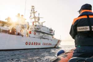 Giù le mani dalla Guardia Costiera: Salvini si dimetta per salvarla Giù le mani dalla Guardia Costiera: Salvini si dimetta per salvarla