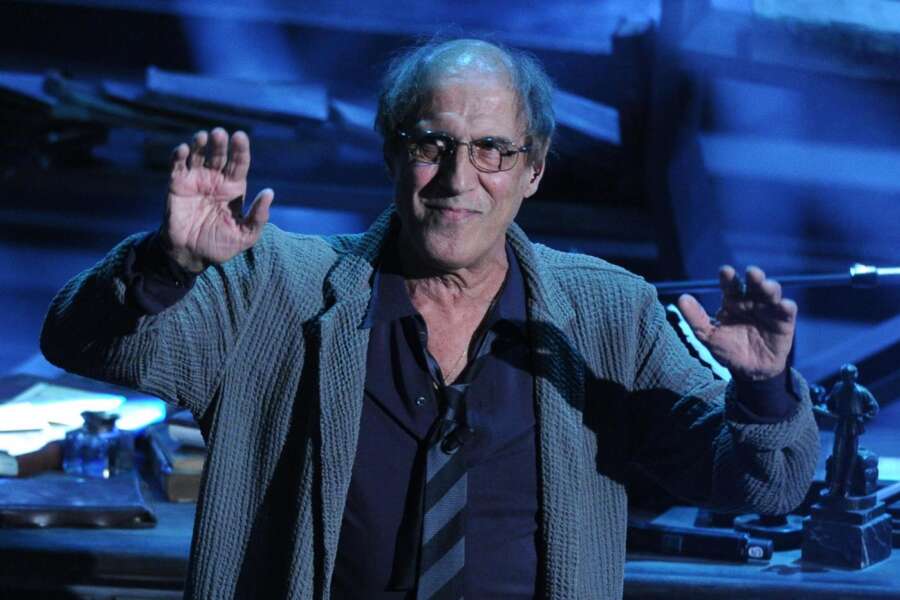 Il “grillino” Celentano bacchetta a metà la Meloni: “Equilibrista ma poco saggia sui migranti”