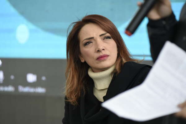 JASMINE CRISTALLO POLITICA