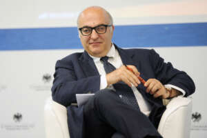 Mario Sechi licenziato da Libero: “Sono ottimista e non mi spaventa la disoccupazione, il mondo è pieno di opportunità” Mario Sechi licenziato da Libero: “Sono ottimista e non mi spaventa la disoccupazione, il mondo è pieno di opportunità”