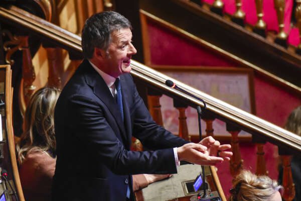 Opposizioni contro il governo: “Avete infamato l’Italia”
