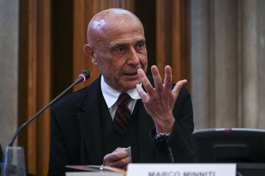 Il PD dia una svolta sui migranti: va archiviato il “minnitismo”