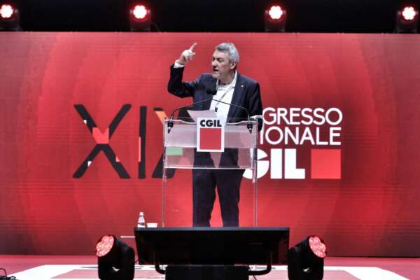 Perché Landini minaccia lo sciopero generale: cosa è la delega fiscale contestata dalla Cgil