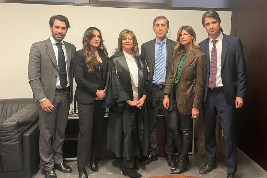 Avvocati Napoli, tre vicepresidenti dopo la staffetta alla guida: nel Consiglio forense più poltrone di Camera e Senato