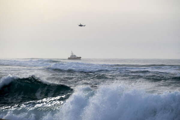 Naufragio di Crotone, il comandante della Capitaneria a di Porto: “Con quel mare si interviene. Non siamo usciti? Regole complesse”