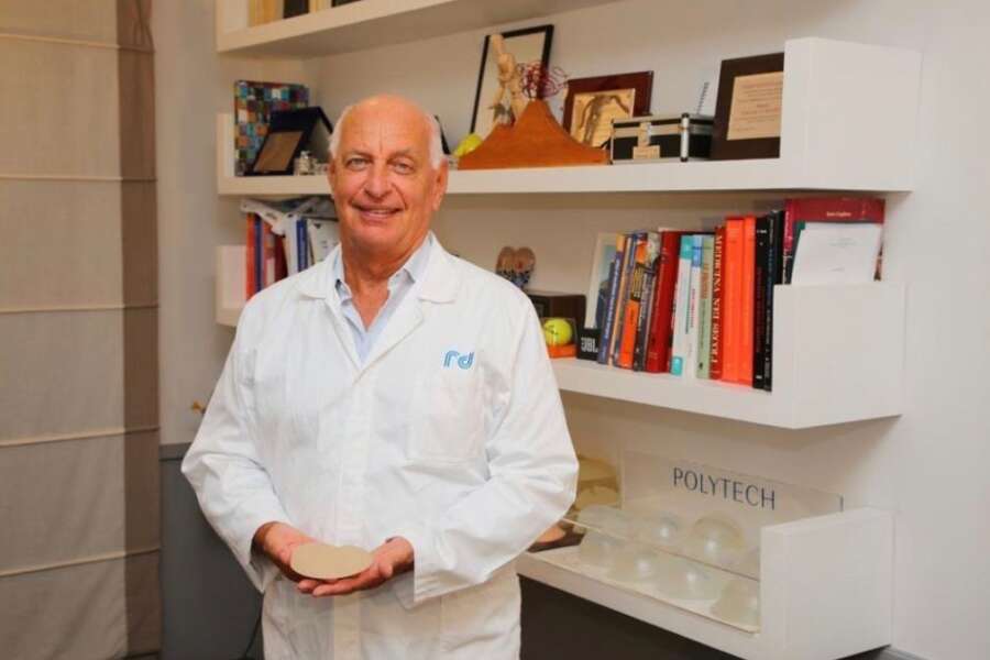 Chirurgia plastica, diventa legge il registro per le protesi mammarie: “Un modo per fare giusta informazione e prevenzione”