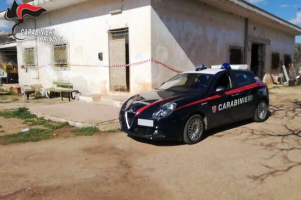 Marito e moglie uccisi a Carovigno, fermato per duplice omicidio fratello della vittima: movente legato a un’eredità contesa