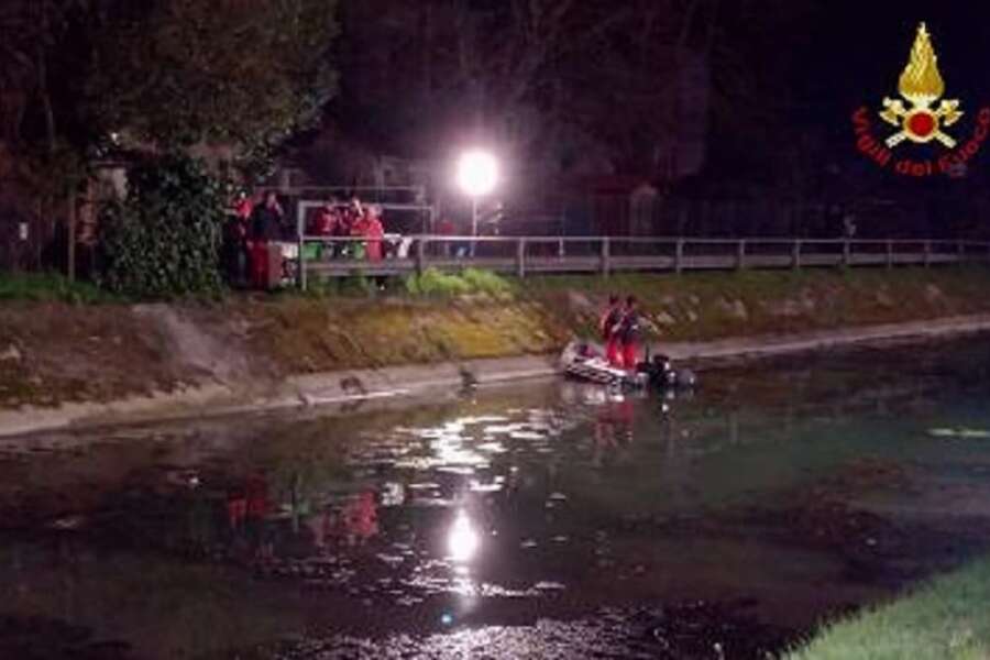 Gioca vicino al padre e cade in acqua: bimbo di 4 anni ritrovato morto nel canale Adigetto
