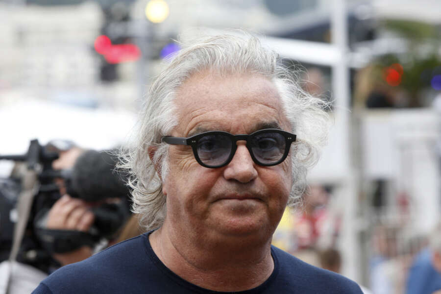 Briatore a testa bassa contro il governo Meloni: “Sul Pnrr una ciclopica figura di m…”