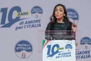 Fratelli d’Italia delira sulle droghe, in galera anche per caso di lieve entità Fratelli d’Italia delira sulle droghe, in galera anche per caso di lieve entità