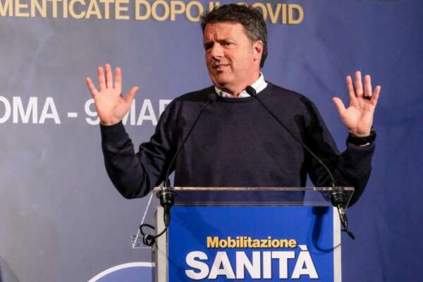 Renzi al pit stop mediatico, si prende una pausa: “Più tempo per me, la politica è una maratona”