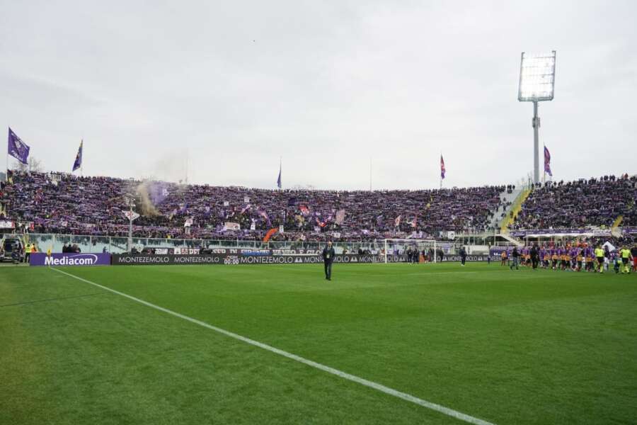 Stadi di Firenze e Venezia fuori dal Pnrr, l’Europa boccia i progetti: proteste dai due Comuni