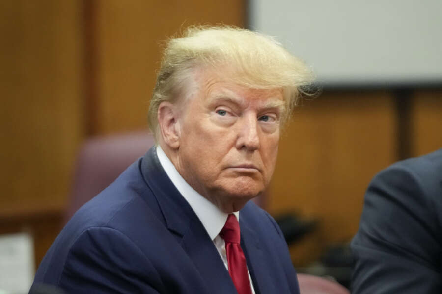 Trump, il caso senza precedenti: da detenuto a candidato alla Casa Bianca. La Costituzione tace, e si aspetta il verdetto della Corte Suprema