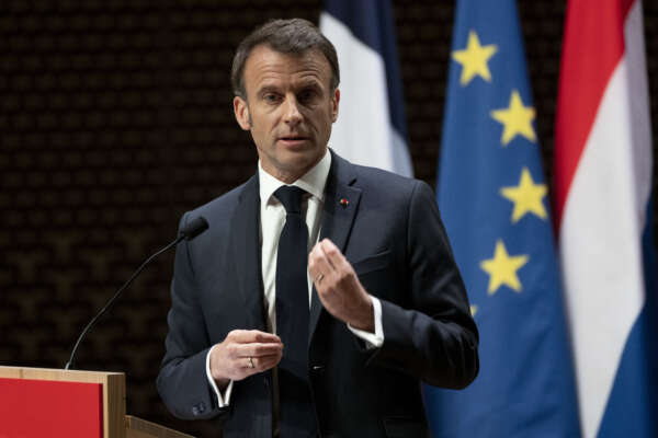 I due Macron: il francese sbaglia, l’europeo è coraggioso perché vuole l’Europa libera dalla Nato
