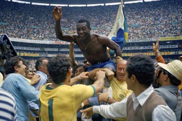 “Pelé” entra nel vocabolario, vorrà dire: “Fuori dal comune, eccezionale, unico” “Pelé” entra nel vocabolario, vorrà dire: “Fuori dal comune, eccezionale, unico”