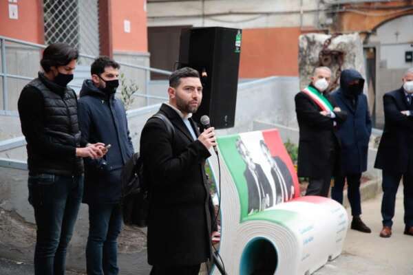 L’arresto di Luciano Mottola: cosa non torna nell’inchiesta sul sindaco di Melito dove per i pm “tutto è camorra”