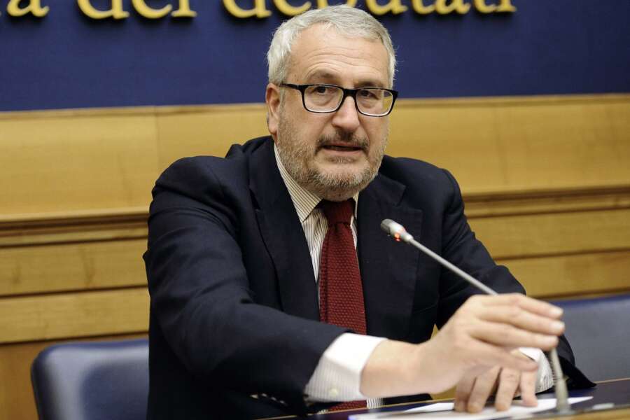 “Di Pietro propose a Craxi un patto: lasciare la politica in cambio dell’uscita dall’inchiesta”, la rivelazione di Bobo Craxi